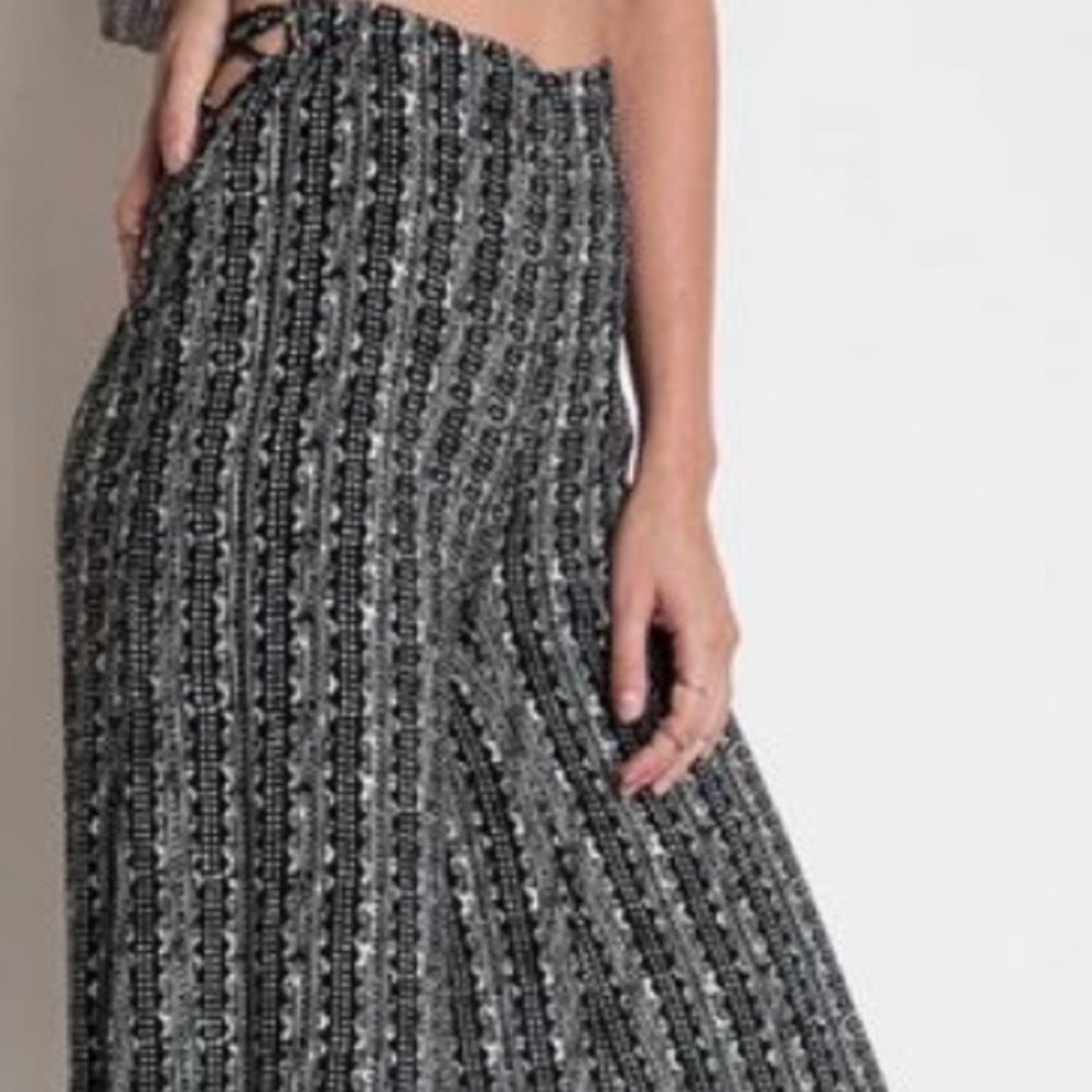 Umgee Black and Ivory Aztec Design Palazzo Pants